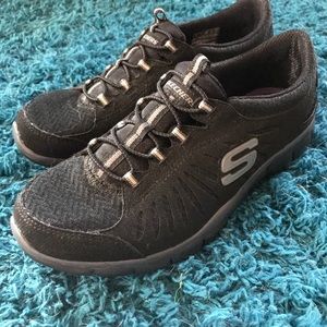 Sketchers sneakers